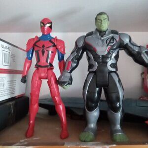 12"in Hulk & Spiderman